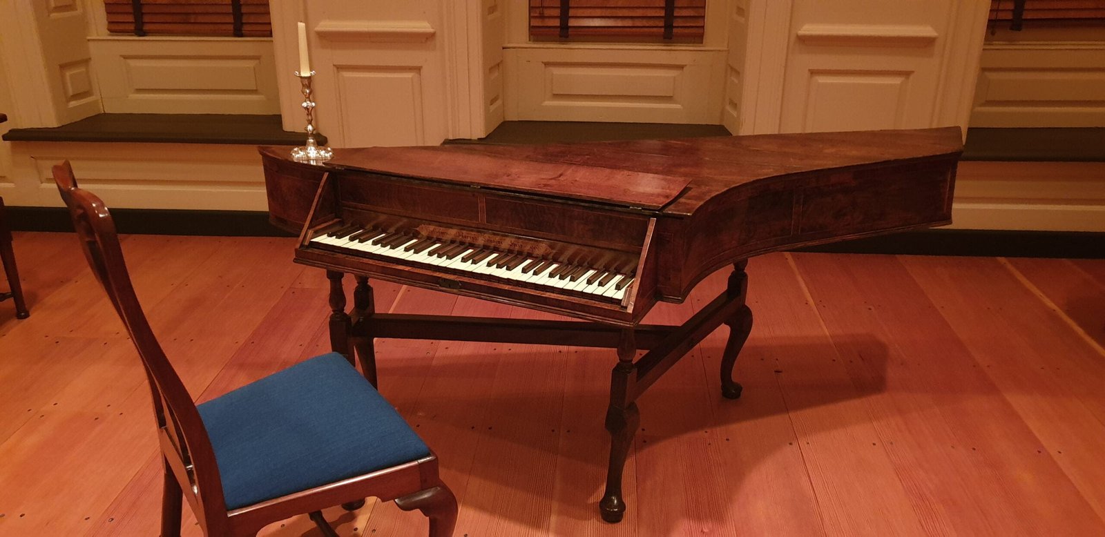 Hiện vật quá khứ